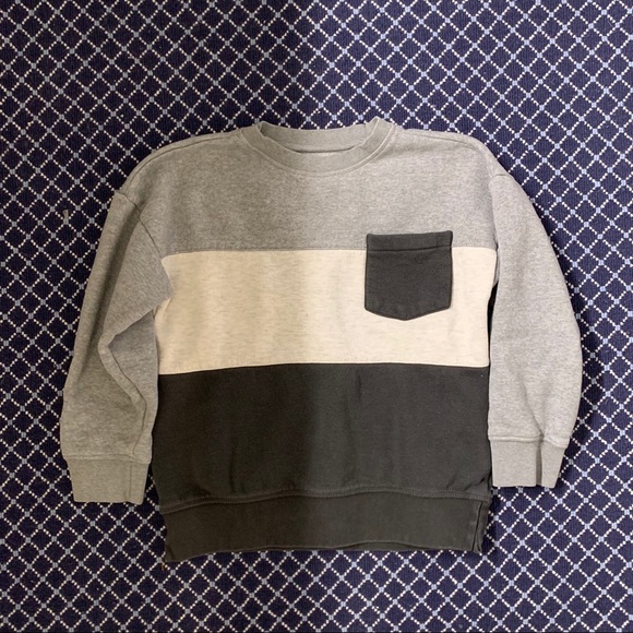 Zara Sweater + Sweatshirt - Picture 2 of 9